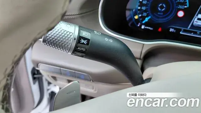 Genesis GV80 2023 — Photo 34/35