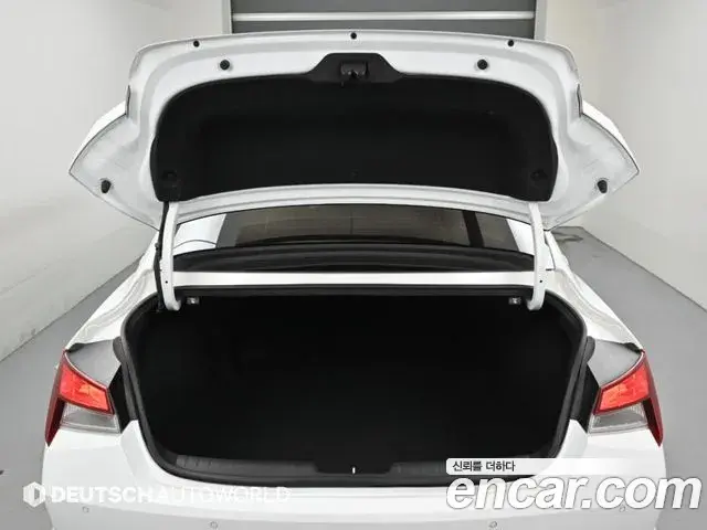 Hyundai Avante 2023 — Фото 18/20