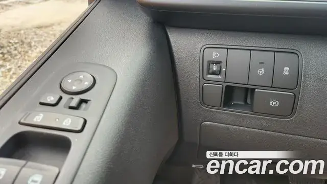 Hyundai Staria 2024 — Фото 12/19