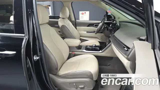 Kia Carnival 2021 — Photo 11/20