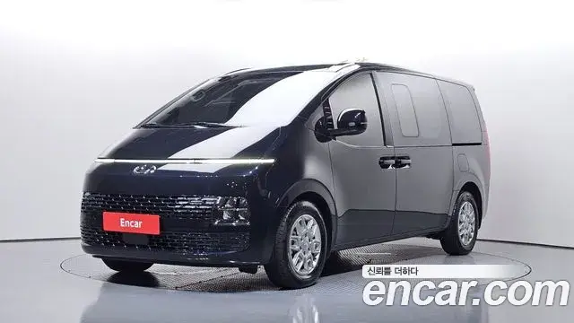 Hyundai Staria 2023 — Photo 1/20