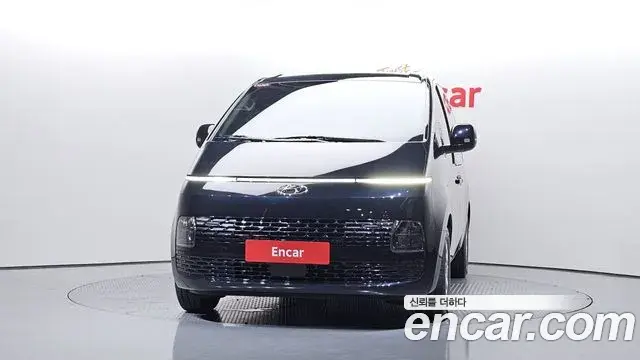 Hyundai Staria 2023 — Photo 3/20