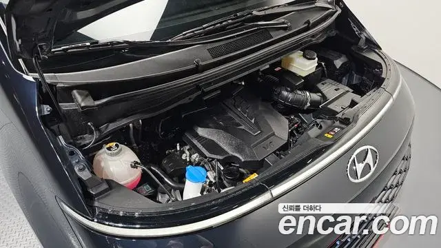 Hyundai Staria 2023 — Photo 6/20