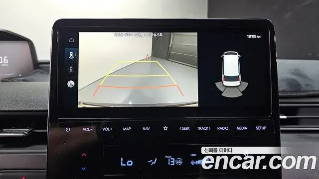 Hyundai Staria 2023 — Photo 15/20