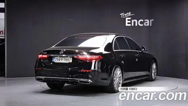 Mercedes-Benz S-Class 2021 — Photo 31/33