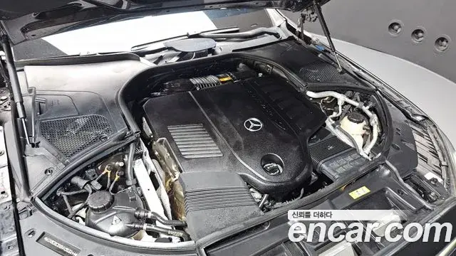 Mercedes-Benz S-Class 2021 — Photo 10/33