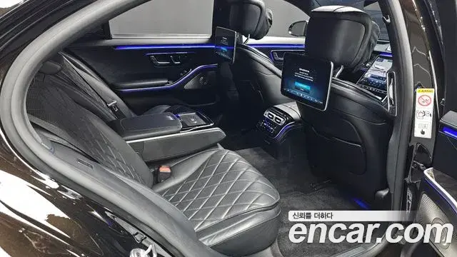 Mercedes-Benz S-Class 2021 — Photo 11/33