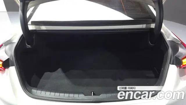 Kia K8 2021 — Photo 17/20