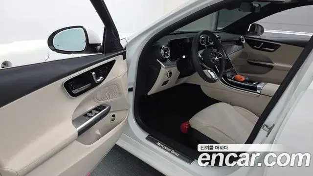 Mercedes-Benz C-Class 2025 — Фото 10/20