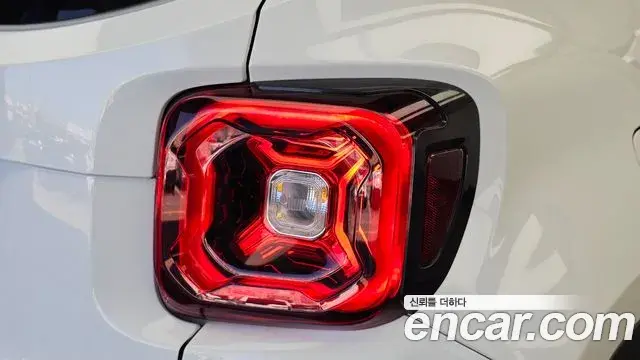 Jeep Renegade 2021 — Photo 20/33