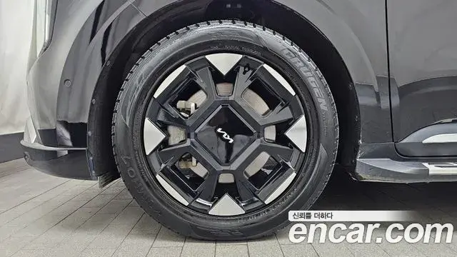 Kia Carnival 2024 — Photo 2/33