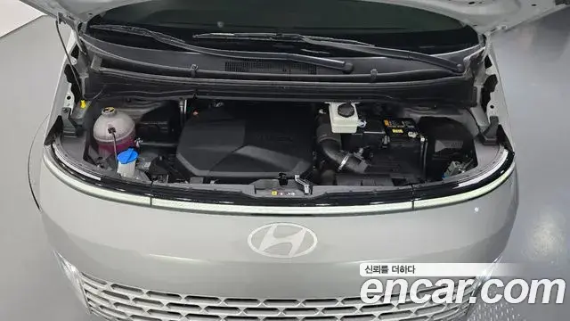 Hyundai Staria 2025 — Şəkil 9/20