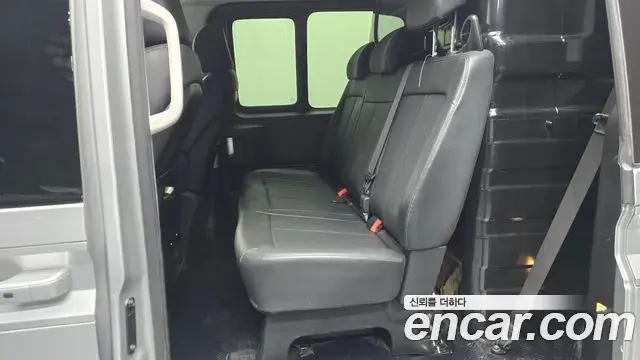 Hyundai Staria 2025 — Şəkil 17/20
