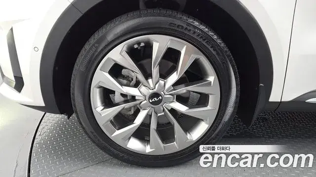 Kia Sorento 2021 — Фото 5/20