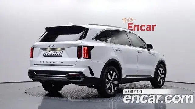 Kia Sorento 2022 — Photo 2/20