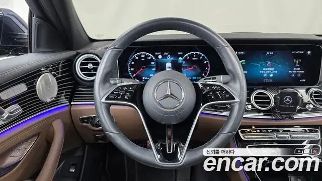 Mercedes-Benz E-Class 2022 — Фото 12/20