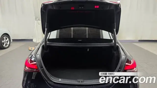 Mercedes-Benz E-Class 2022 — Фото 20/20