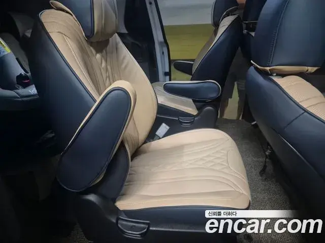 Kia Carnival 2025 — Photo 5/17