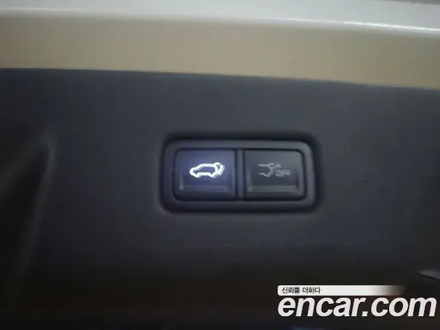 Kia Carnival 2025 — Photo 8/17