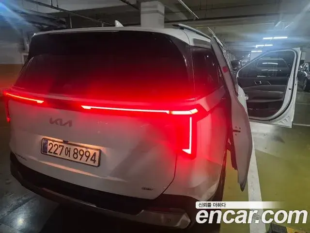 Kia Carnival 2025 — Photo 14/17