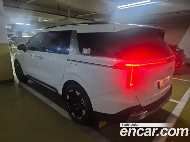 Kia Carnival 2025 — Photo 16/17