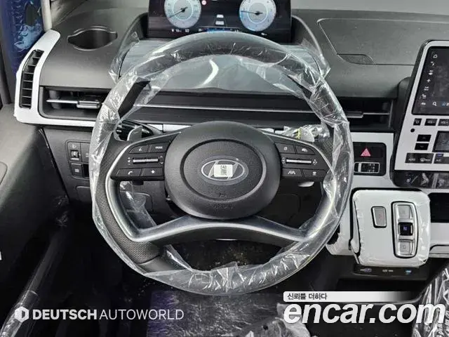 Hyundai Staria 2025 — Фото 13/20