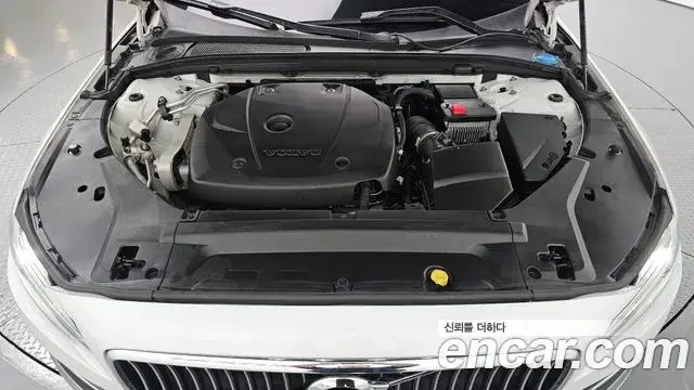 Volvo S90 2019 — ფოტო 31/34