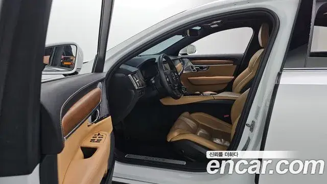 Volvo S90 2019 — ფოტო 21/34