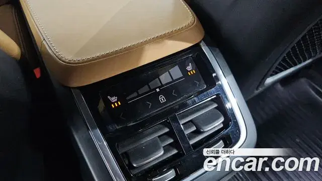 Volvo S90 2019 — ფოტო 20/34