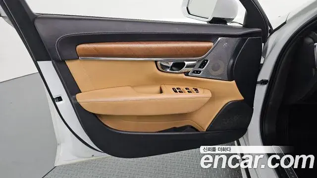 Volvo S90 2019 — ფოტო 19/34