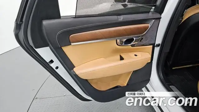 Volvo S90 2019 — ფოტო 23/34