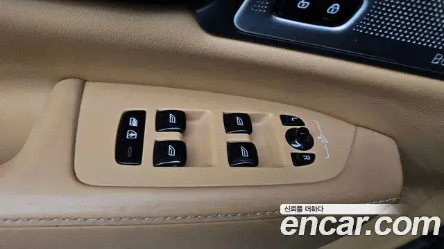 Volvo S90 2019 — ფოტო 28/34