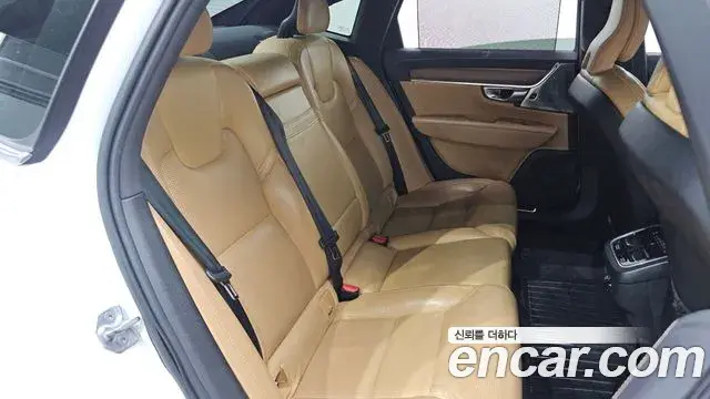 Volvo S90 2019 — ფოტო 27/34