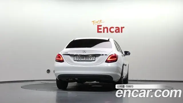 Mercedes-Benz C-Class 2019 — Фото 4/20