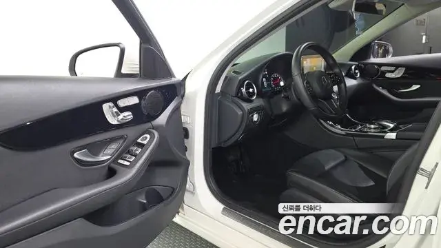 Mercedes-Benz C-Class 2019 — Фото 10/20