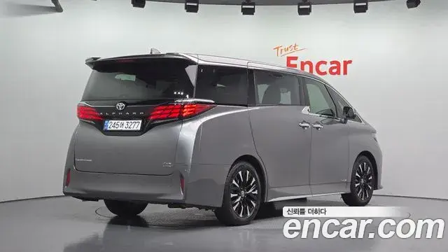 Toyota Alphard 2024 — Şəkil 10/32