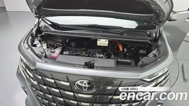 Toyota Alphard 2024 — Şəkil 31/32