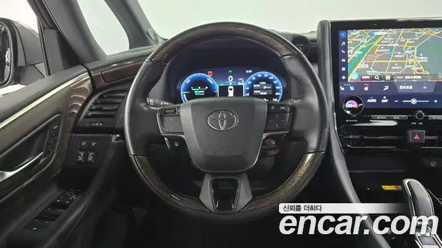 Toyota Alphard 2024 — Şəkil 28/32