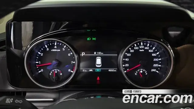 Kia Carnival 2023 — Фото 8/20