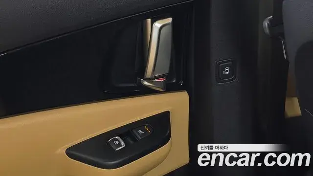 Kia Carnival 2023 — Фото 19/20