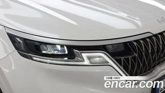 Kia Carnival 2023 — ფოტო 2/30