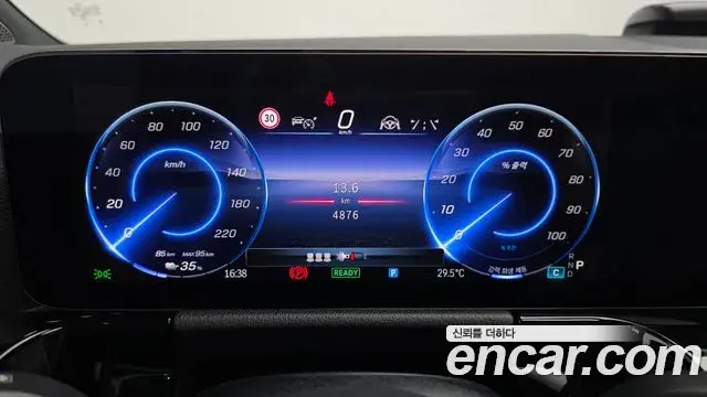 Mercedes-Benz EQA 2025 — Photo 21/31