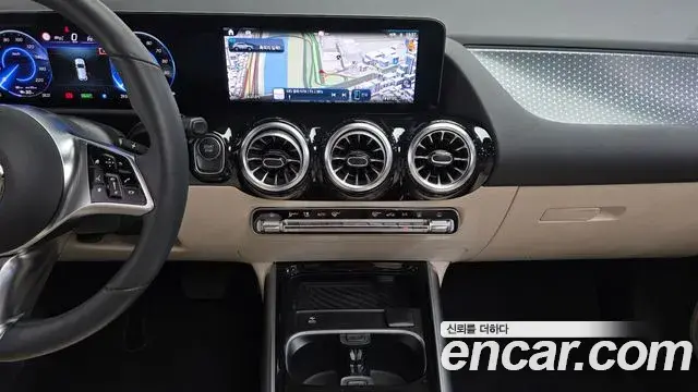 Mercedes-Benz EQA 2025 — Photo 24/31