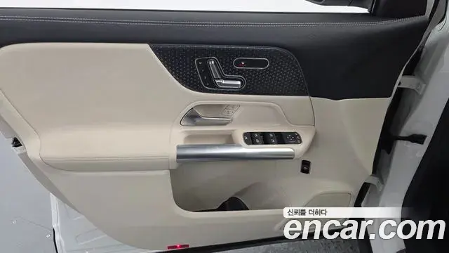 Mercedes-Benz EQA 2025 — Photo 27/31