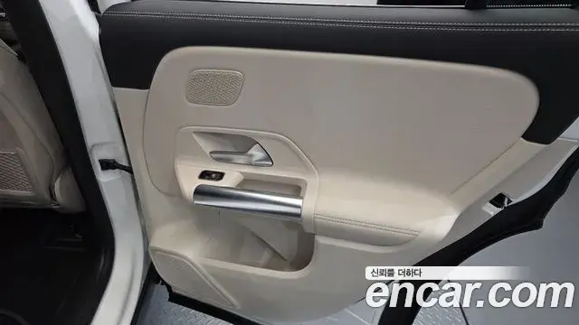 Mercedes-Benz EQA 2025 — Photo 2/31