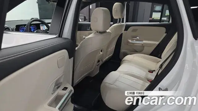 Mercedes-Benz EQA 2025 — Photo 8/31