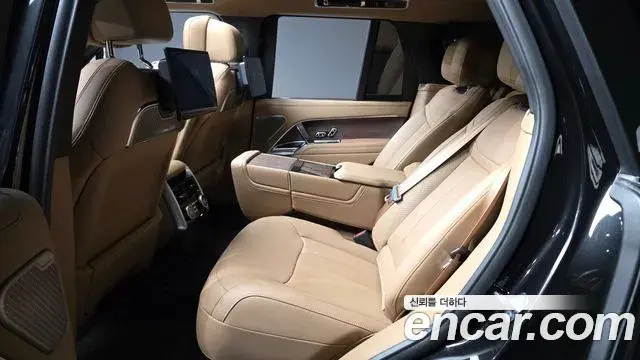 Land Rover Range Rover 2026 — Photo 28/35