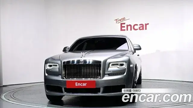 Rolls-Royce Ghost 2018 — ფოტო 5/20