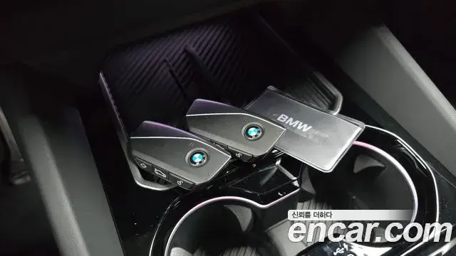 BMW 5 Series 2025 — Фото 16/20