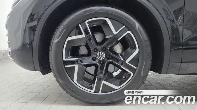 Volkswagen Touareg 2025 — Şəkil 17/35